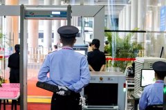 安檢門廠家介紹通過(guò)安檢門的方法